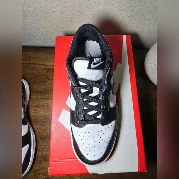 Womens Nike Dunk Low - Picture 3 of 11